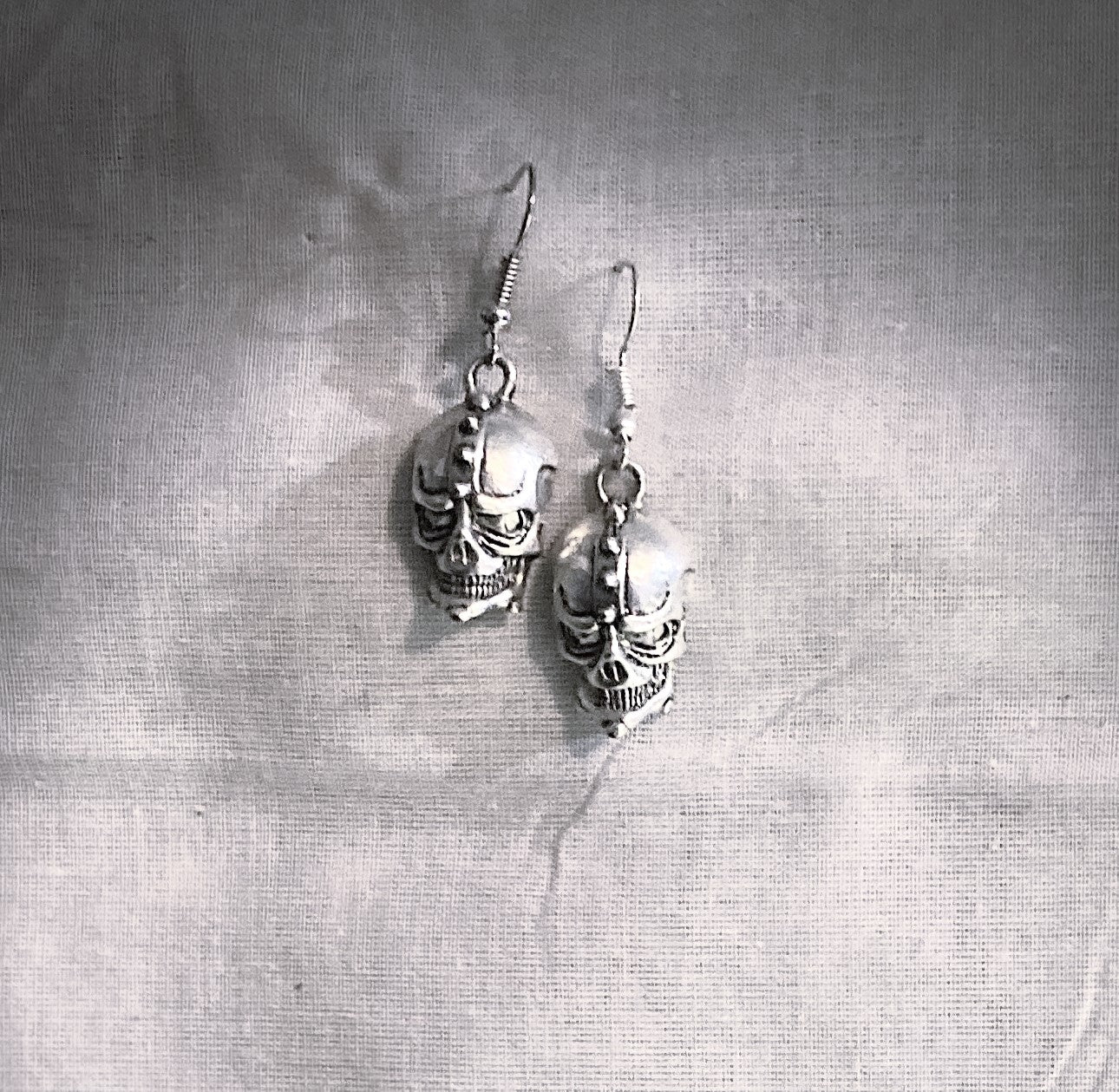 Skull Earring (Spiked)