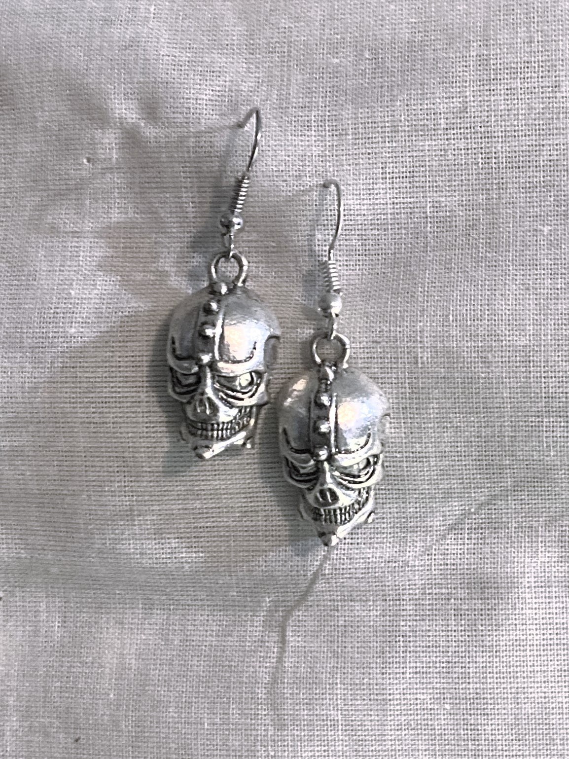 Skull Earring (Spiked)