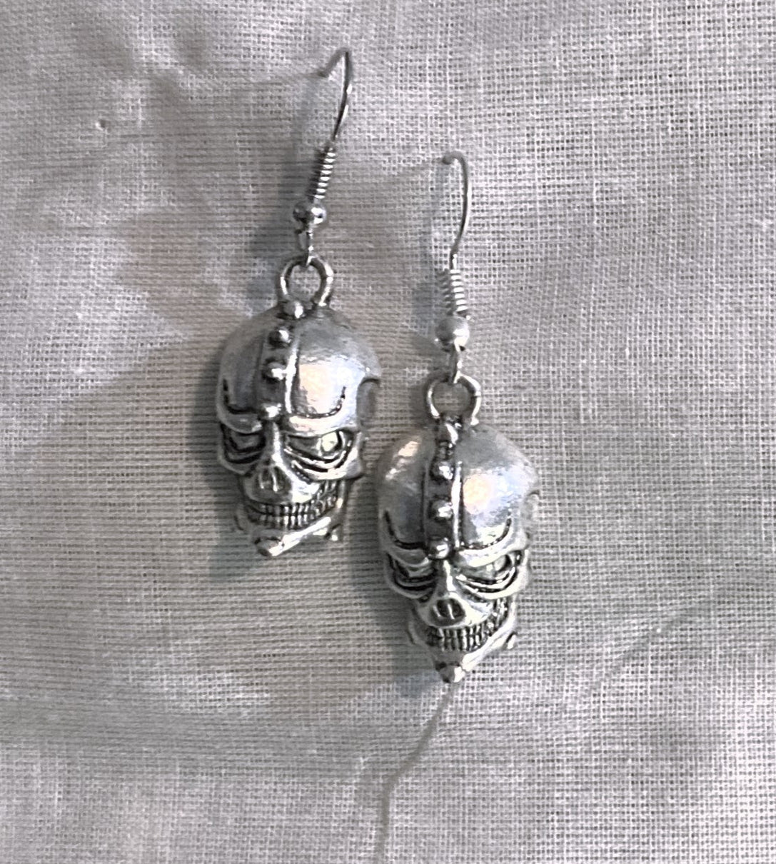 Skull Earring (Spiked)