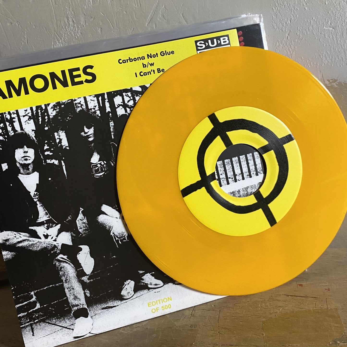 RAMONES – Carbona Not Glue / I Can't Be 7" (color vinyl)