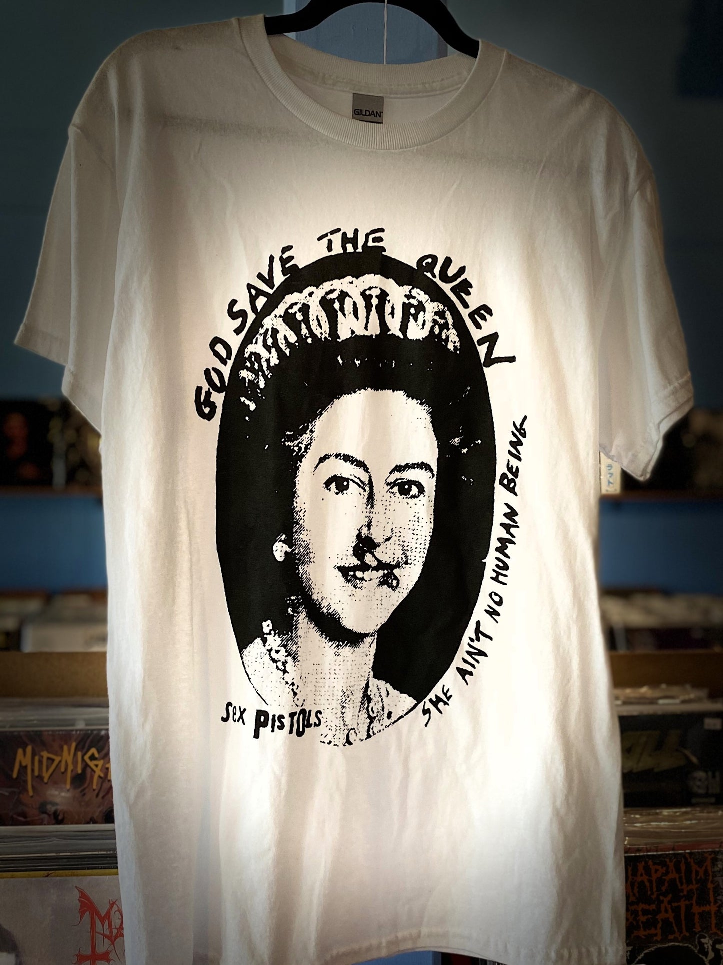 SEX PISTOLS | She Ain't No Human Being T-Shirt