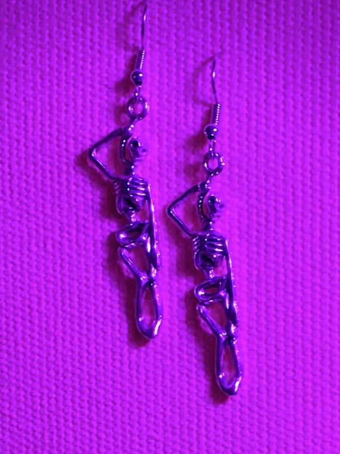 Skeleton Noose Earring