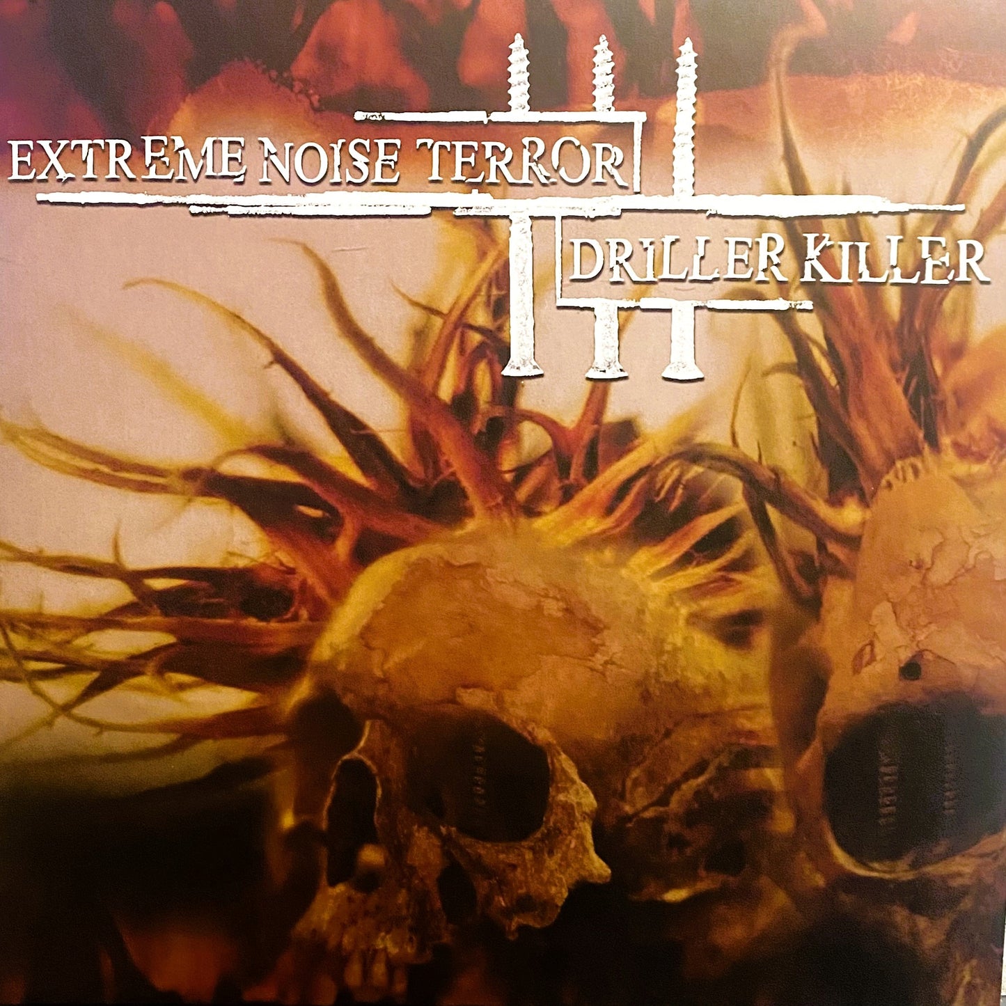EXTREME NOISE TERROR / DRILLER KILLER – S/T Split LP