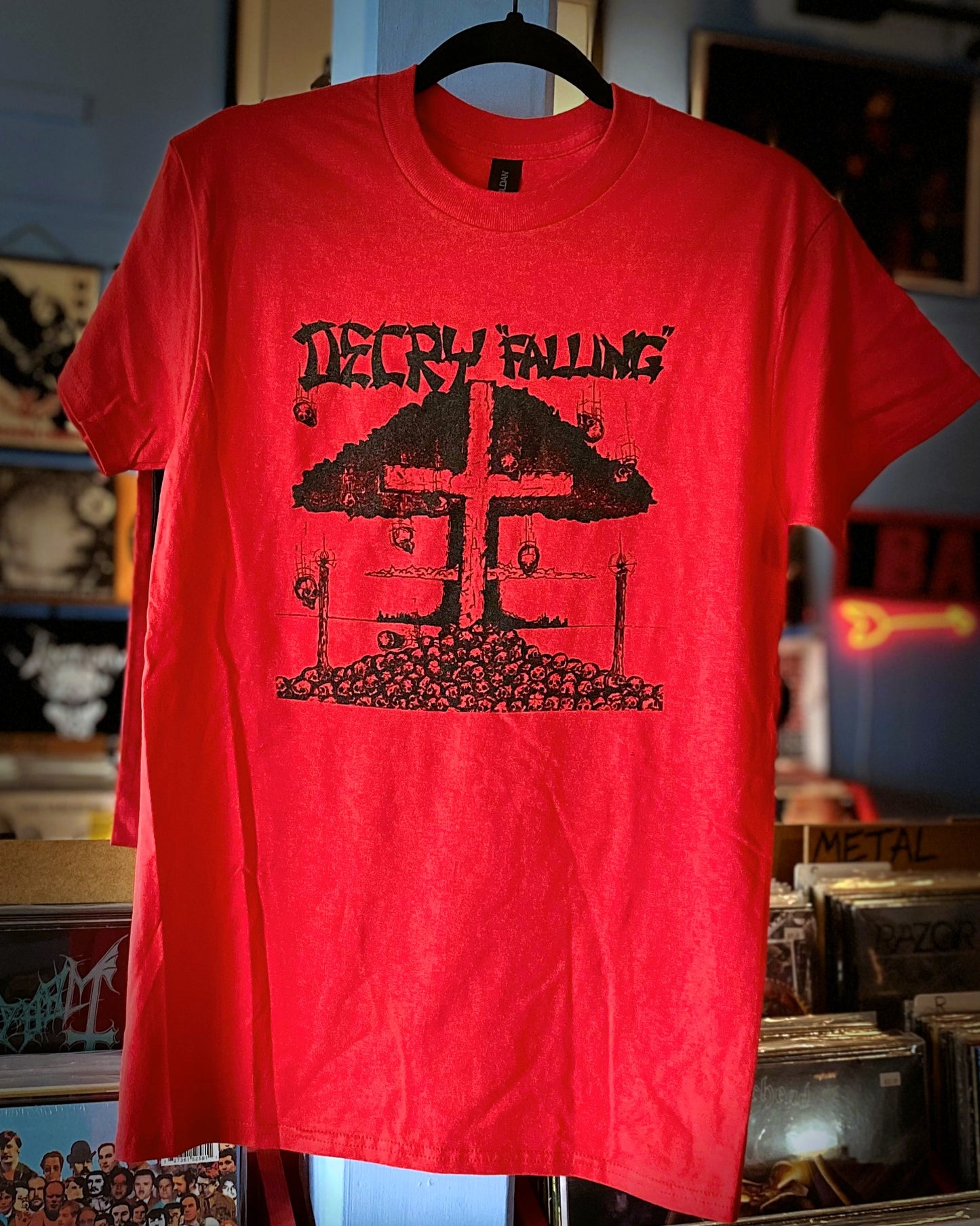 DECRY | Falling T-Shirt