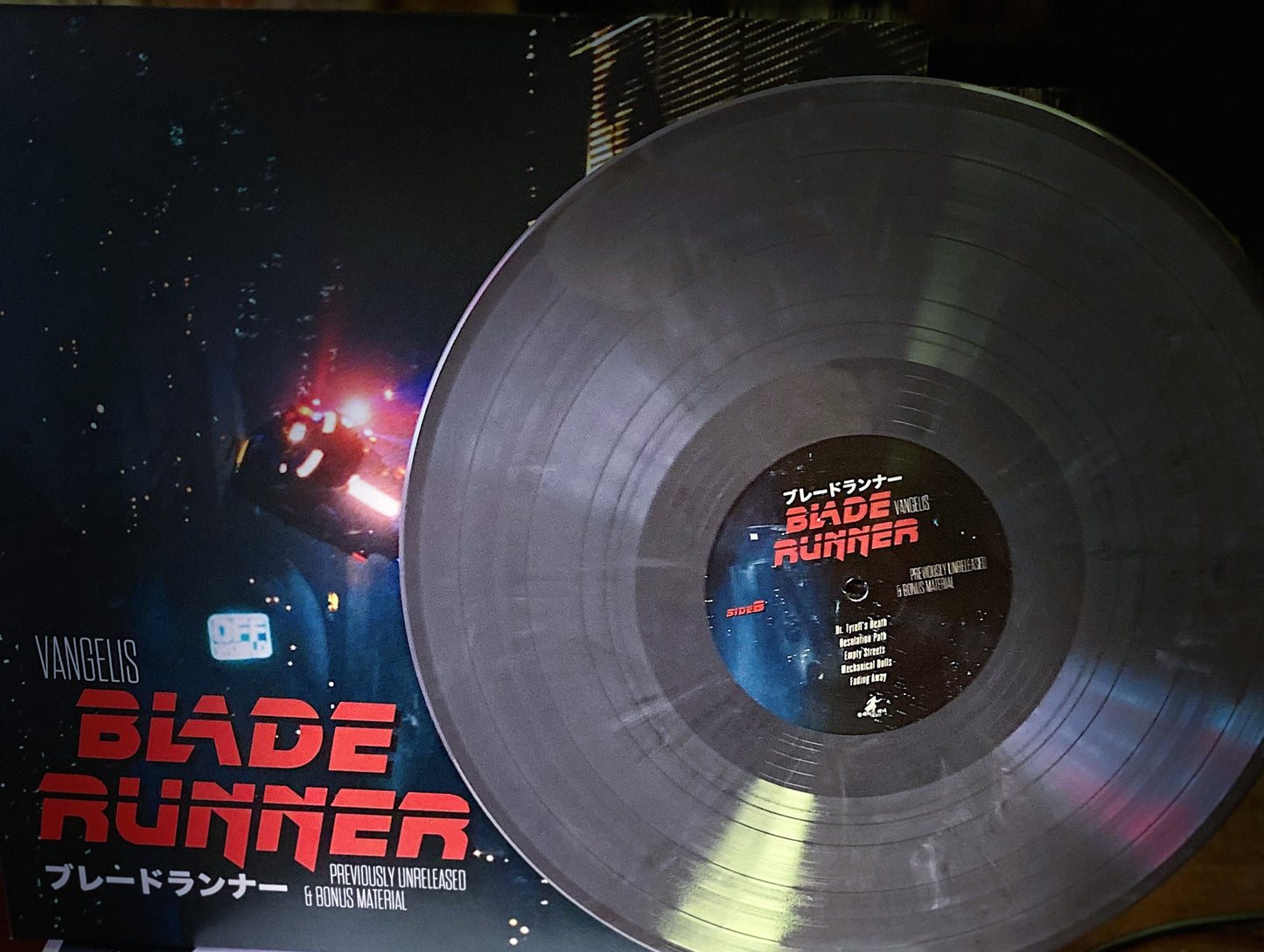 VANGELIS – Blade Runner • Previously Unreleased & Bonus Material (color vinyl)