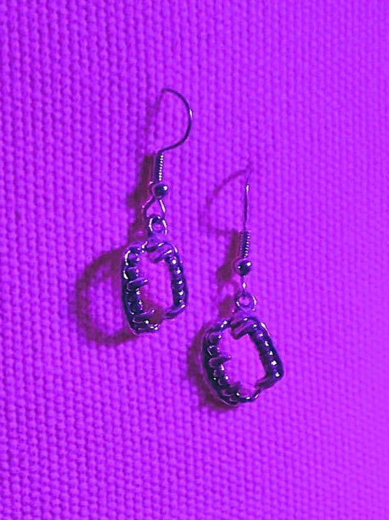 Fangs Earring