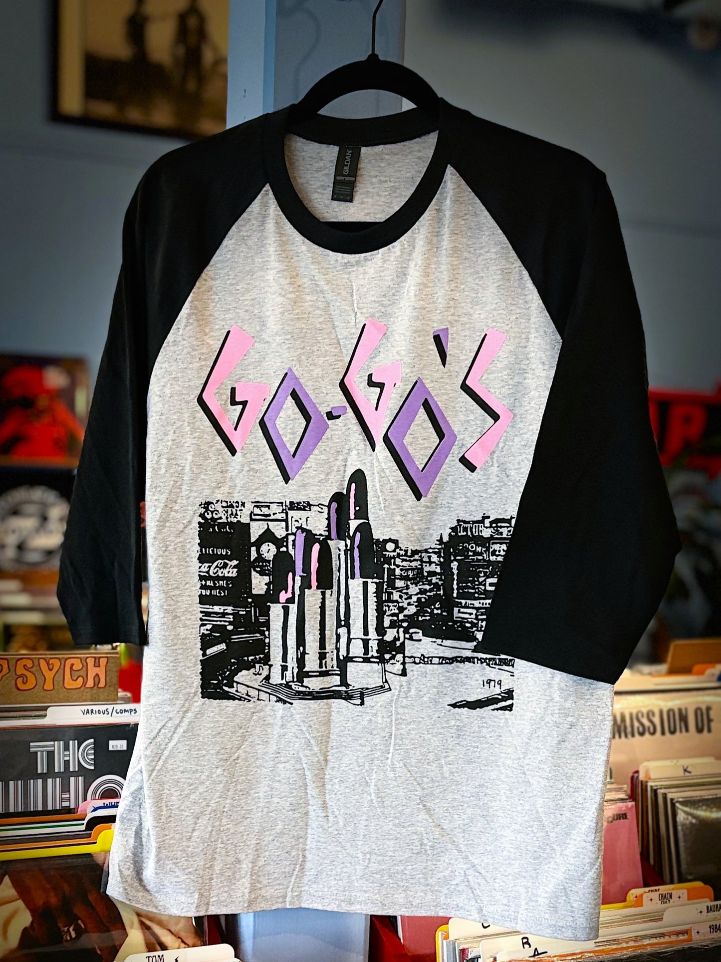 GO-GO'S | Lipstick Raglan